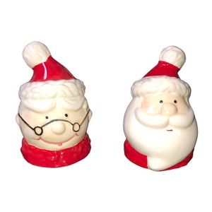 10 strawberry street Santa Claus and Mrs Claus salt and pepper shaker set
